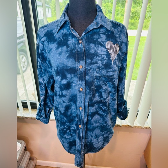 The Dye 2 Dye 4 Fettucini Blue Tie-Dye Shirt with Heart Detail Size Medium - Picture 2 of 11